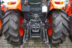 Traktor von hinten - Reifen Mielke in Delbrück